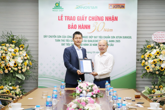 Nhôm Ngọc Diệp đón tiếp hãng sơn Jotun trao chứng nhận bảo hành 30 năm trên toàn cầu