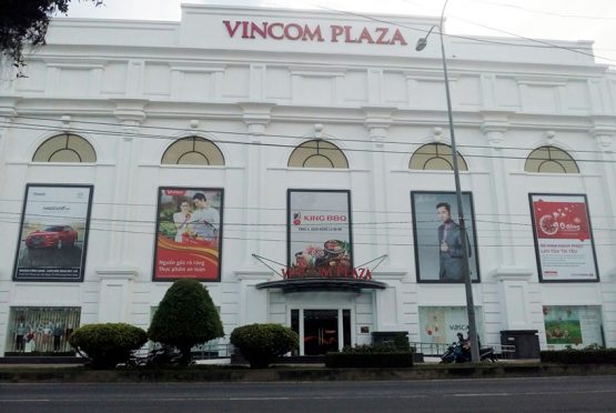 NGOCDIEPWINDOW completed the installation of the whole system of roofs, railing, glass walls and doors for commercial center Vincom Vinh Long