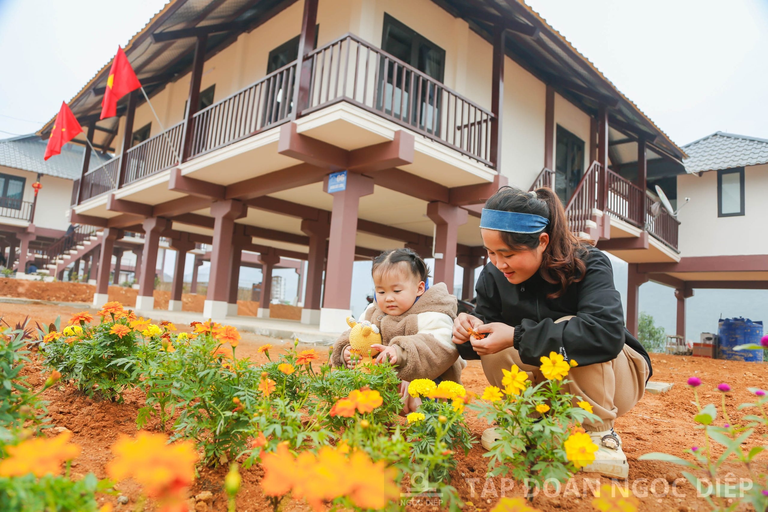 Những tổn thất, mất mát nặng nề đã nhường chỗ cho niềm hy vọng về một tương lai tươi sáng.