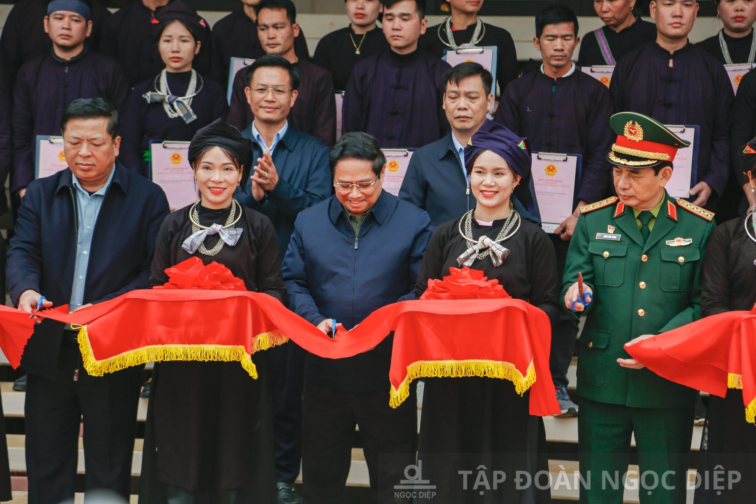 Thủ tướng Phạm Minh Chính cắt băng khánh thành dự án